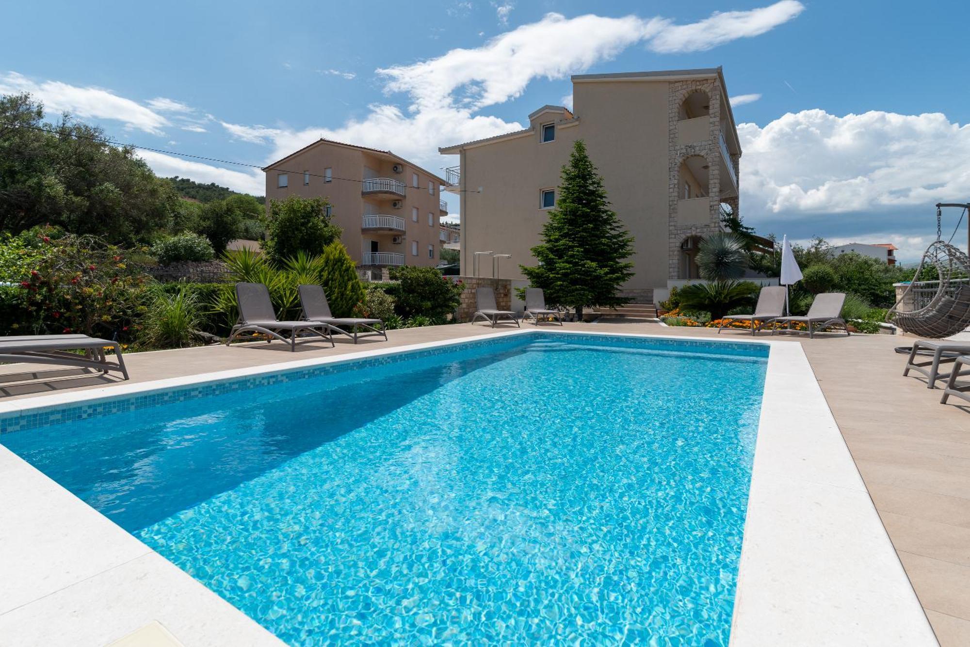 Apartments Brico - Heated Pool Trogir Buitenkant foto