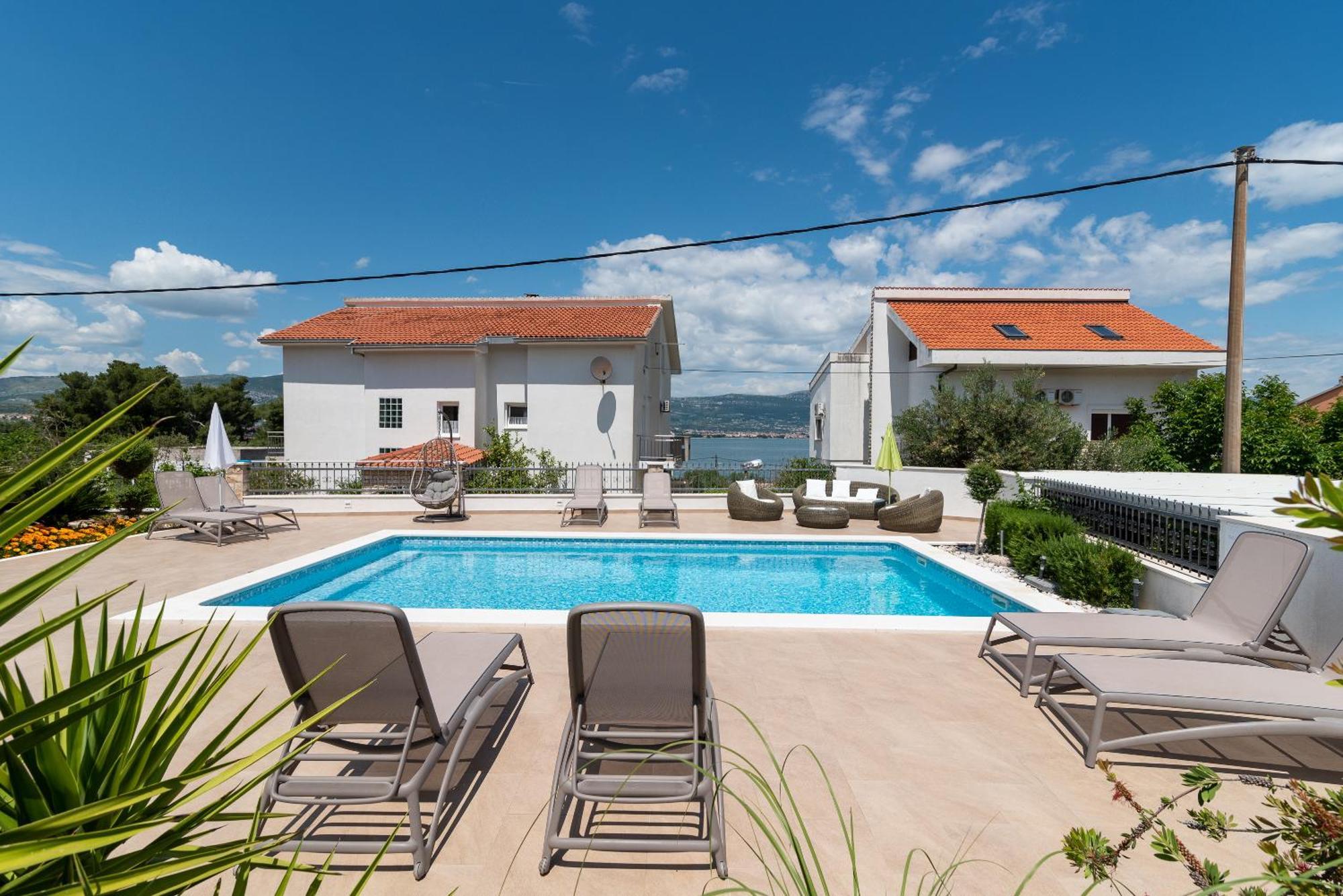 Apartments Brico - Heated Pool Trogir Buitenkant foto