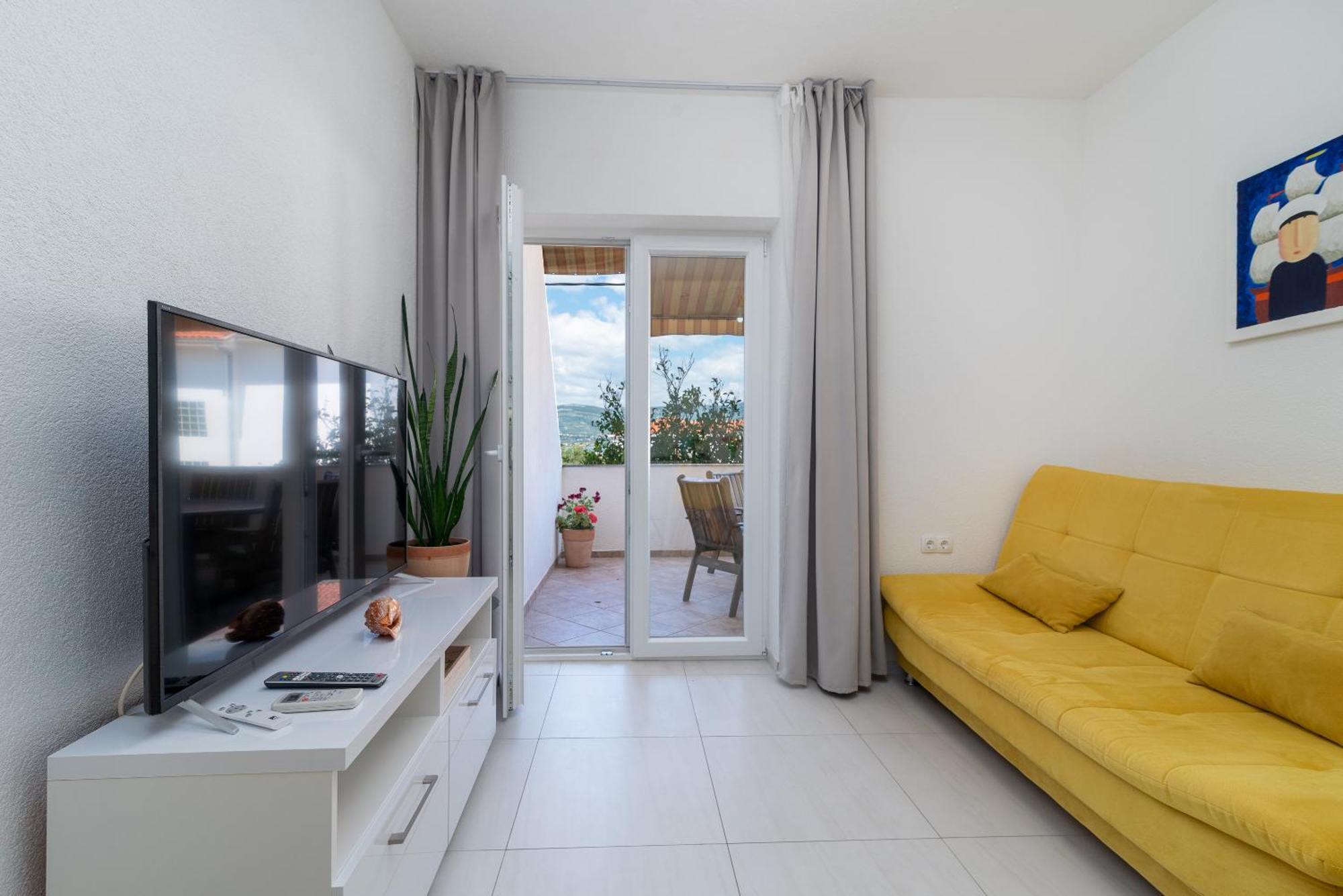 Apartments Brico - Heated Pool Trogir Buitenkant foto