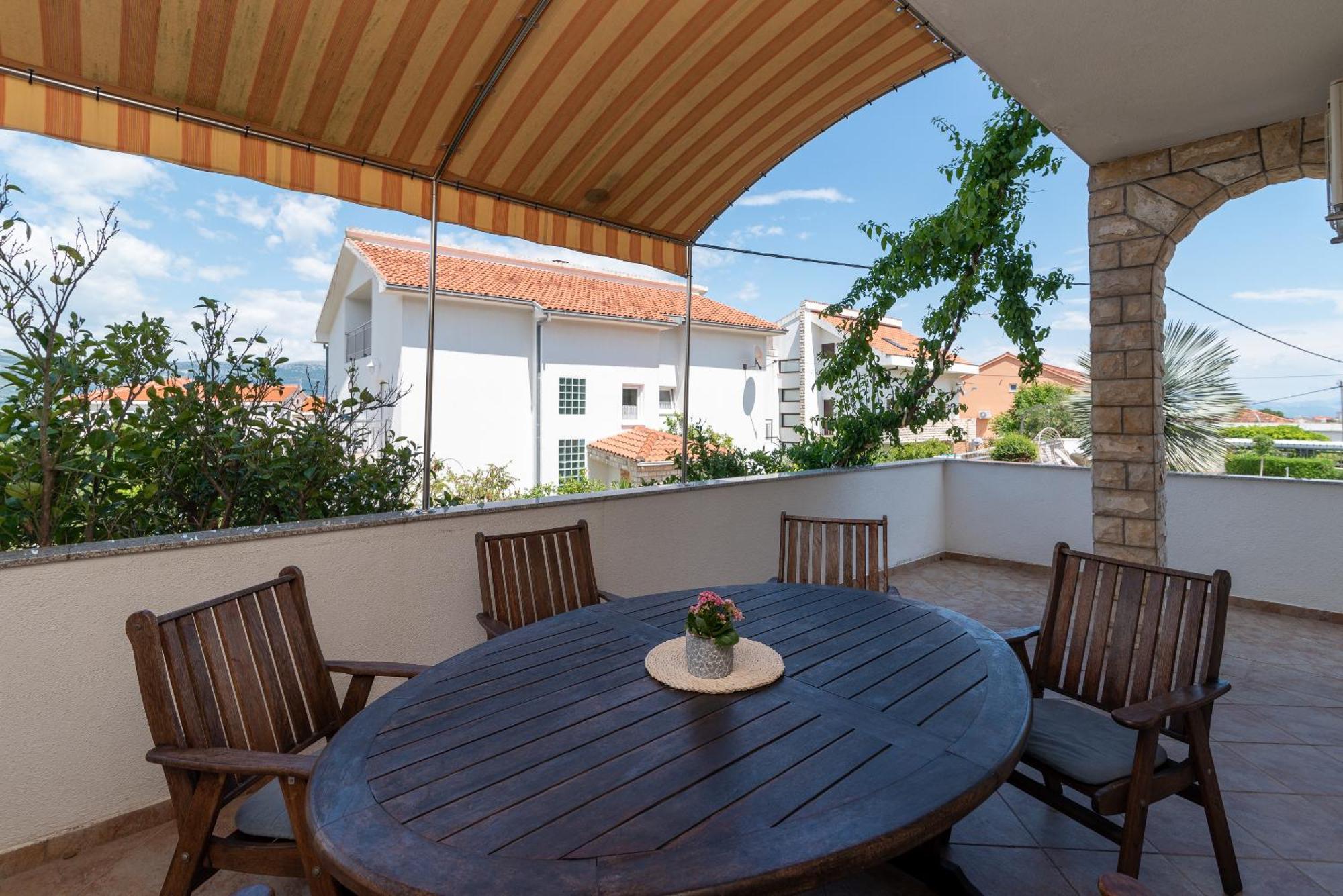 Apartments Brico - Heated Pool Trogir Buitenkant foto
