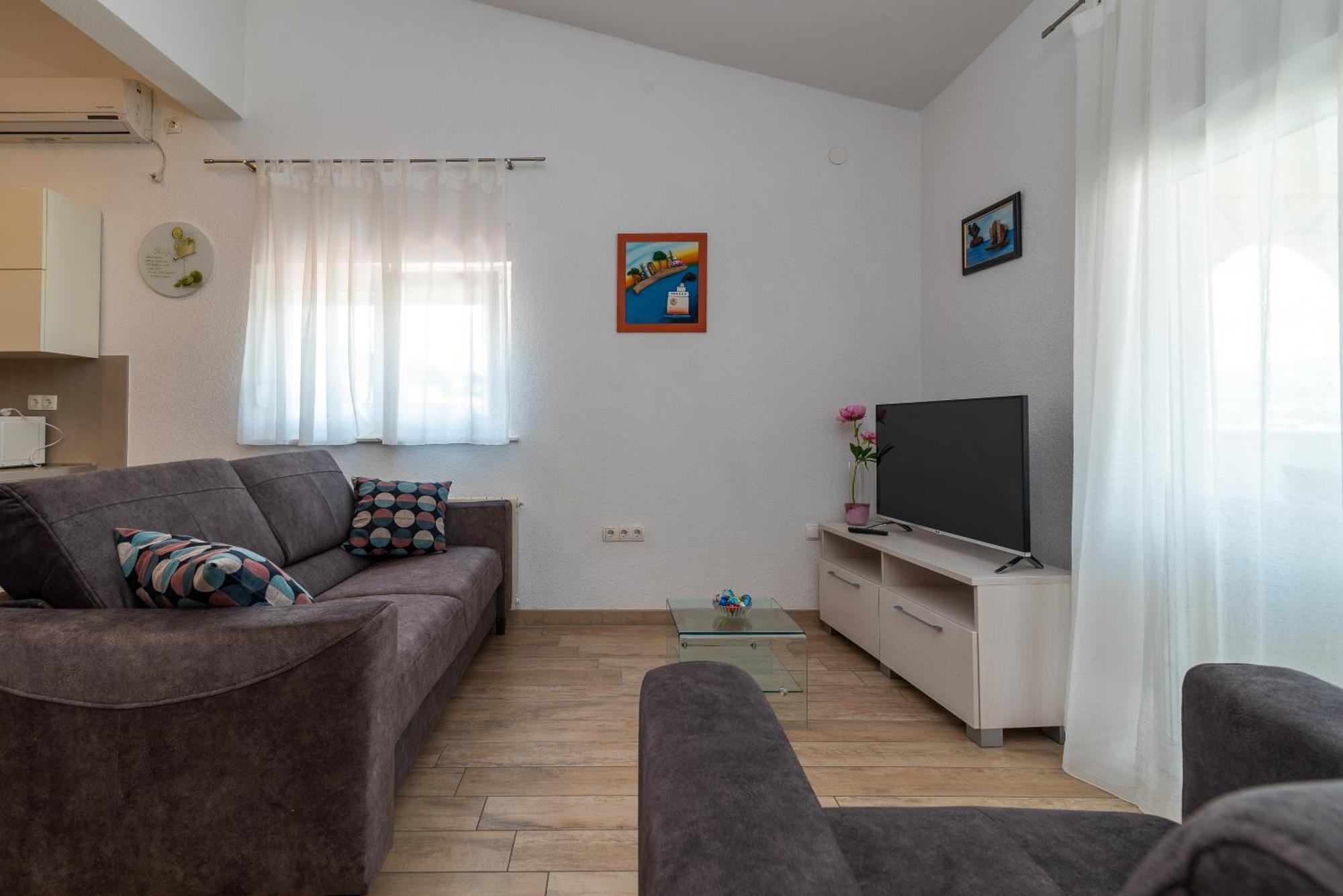 Apartments Brico - Heated Pool Trogir Buitenkant foto