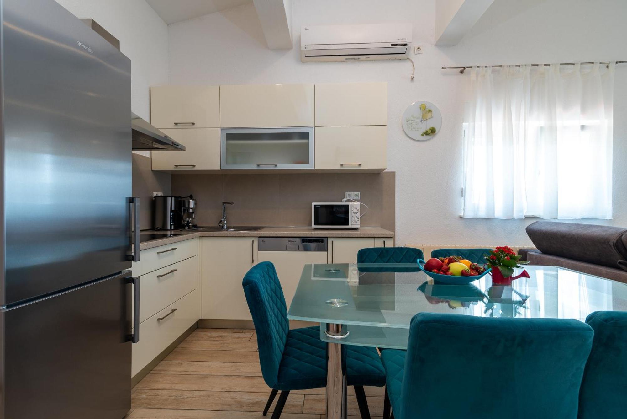 Apartments Brico - Heated Pool Trogir Buitenkant foto