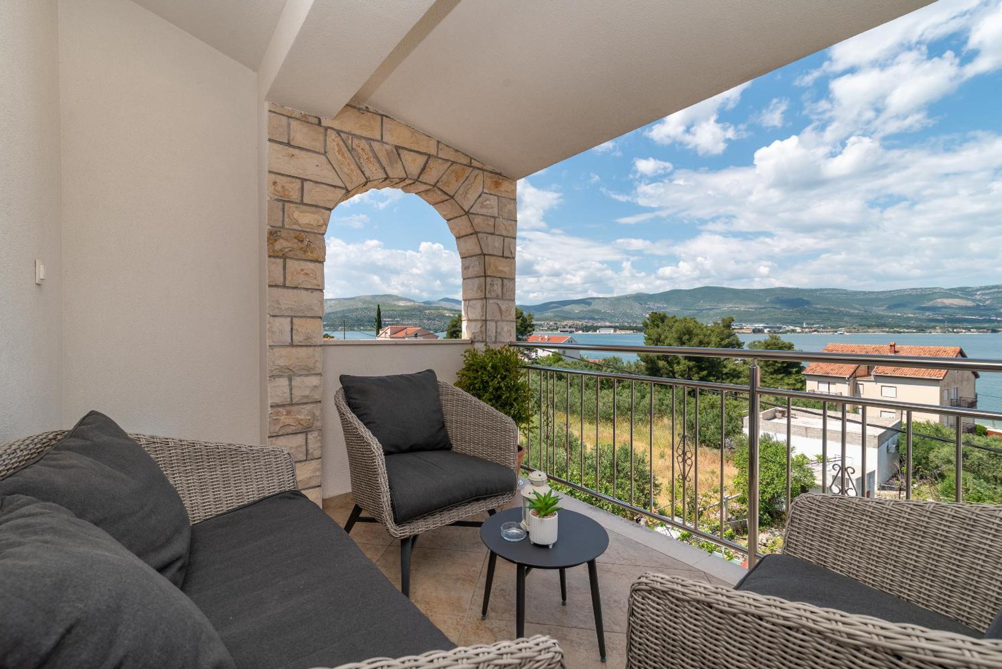 Apartments Brico - Heated Pool Trogir Buitenkant foto