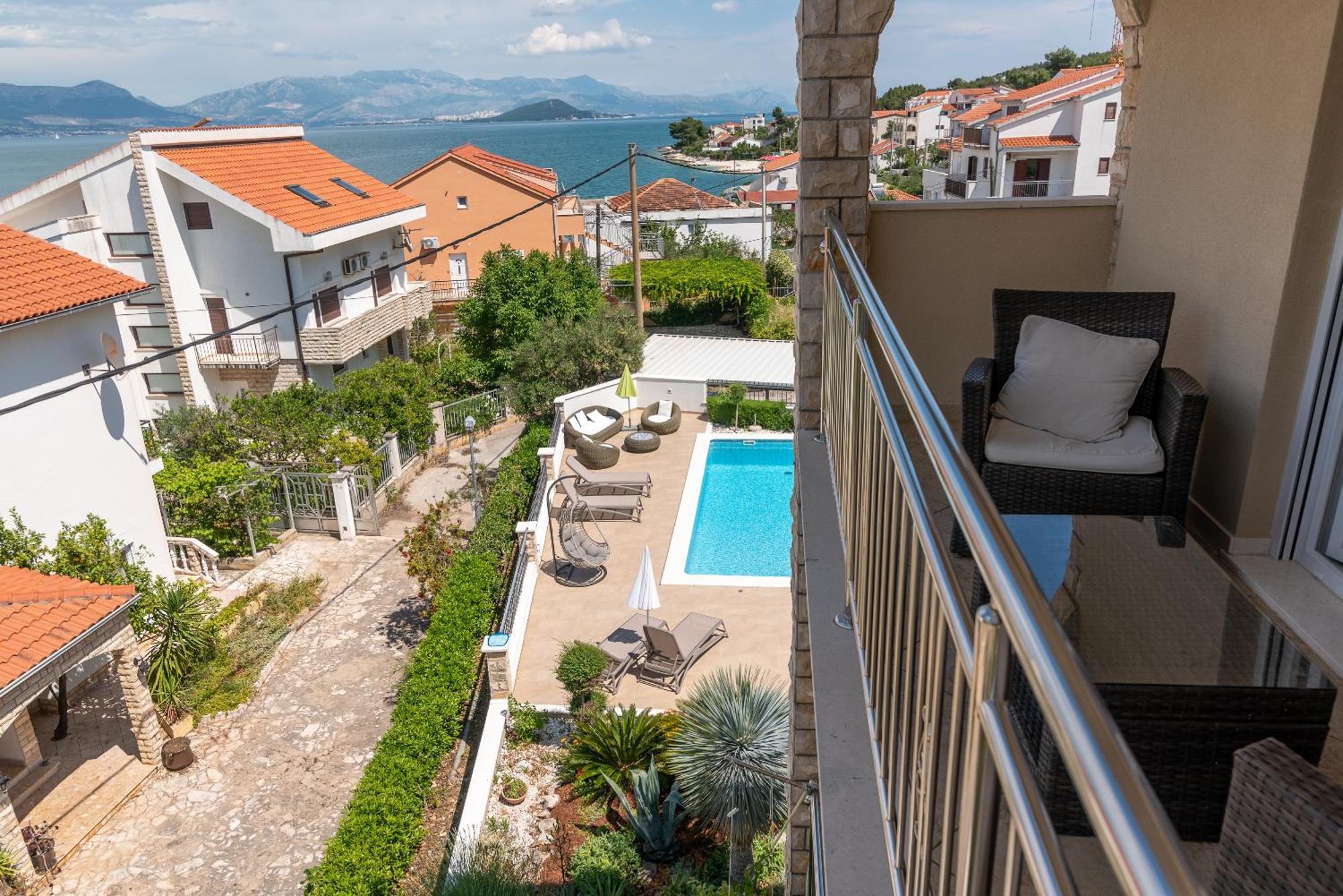 Apartments Brico - Heated Pool Trogir Buitenkant foto