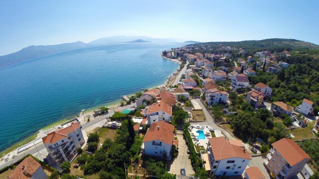 Apartments Brico - Heated Pool Trogir Buitenkant foto