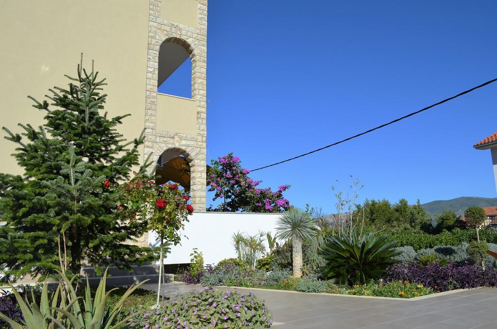 Apartments Brico - Heated Pool Trogir Buitenkant foto